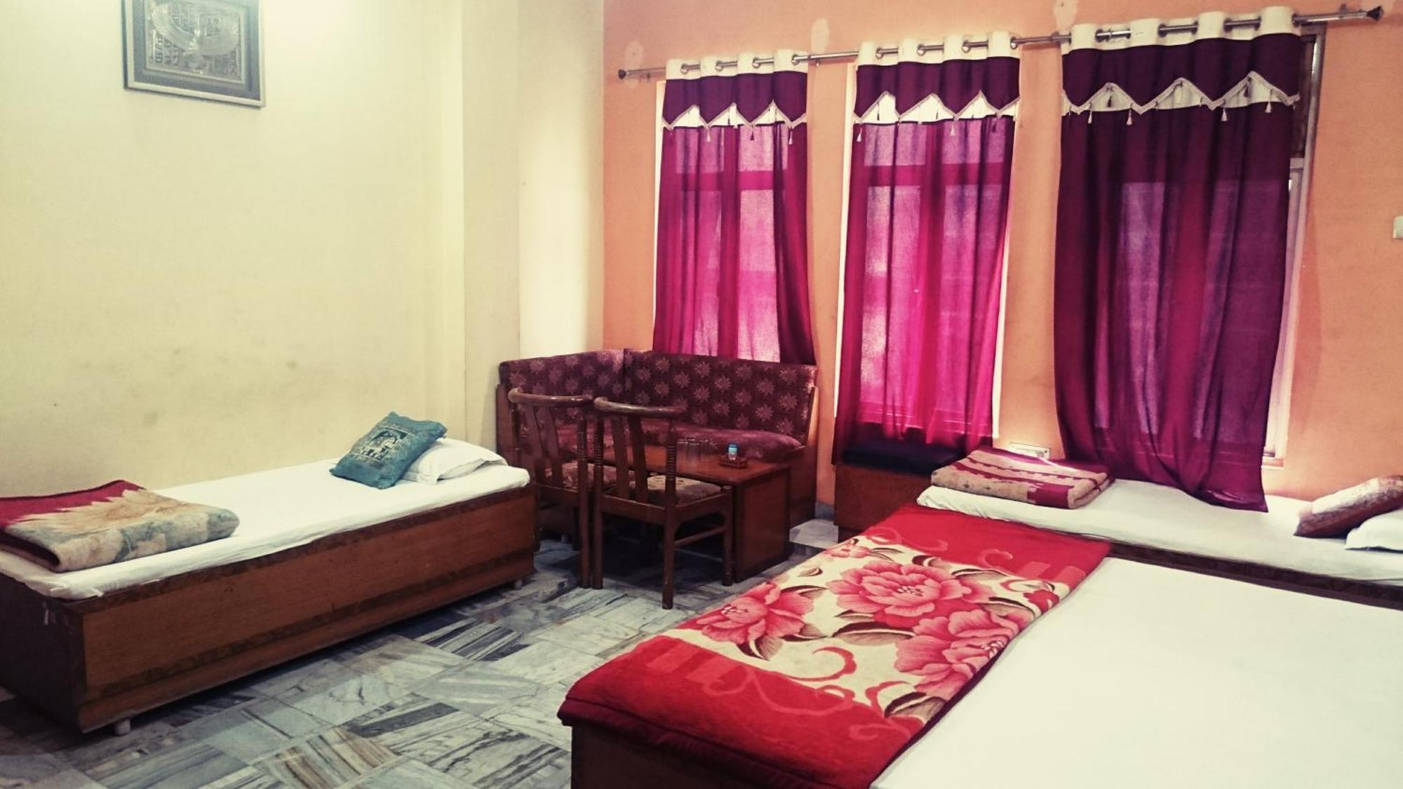 Hotel Aditya Inn Βαρανάσι Δωμάτιο φωτογραφία